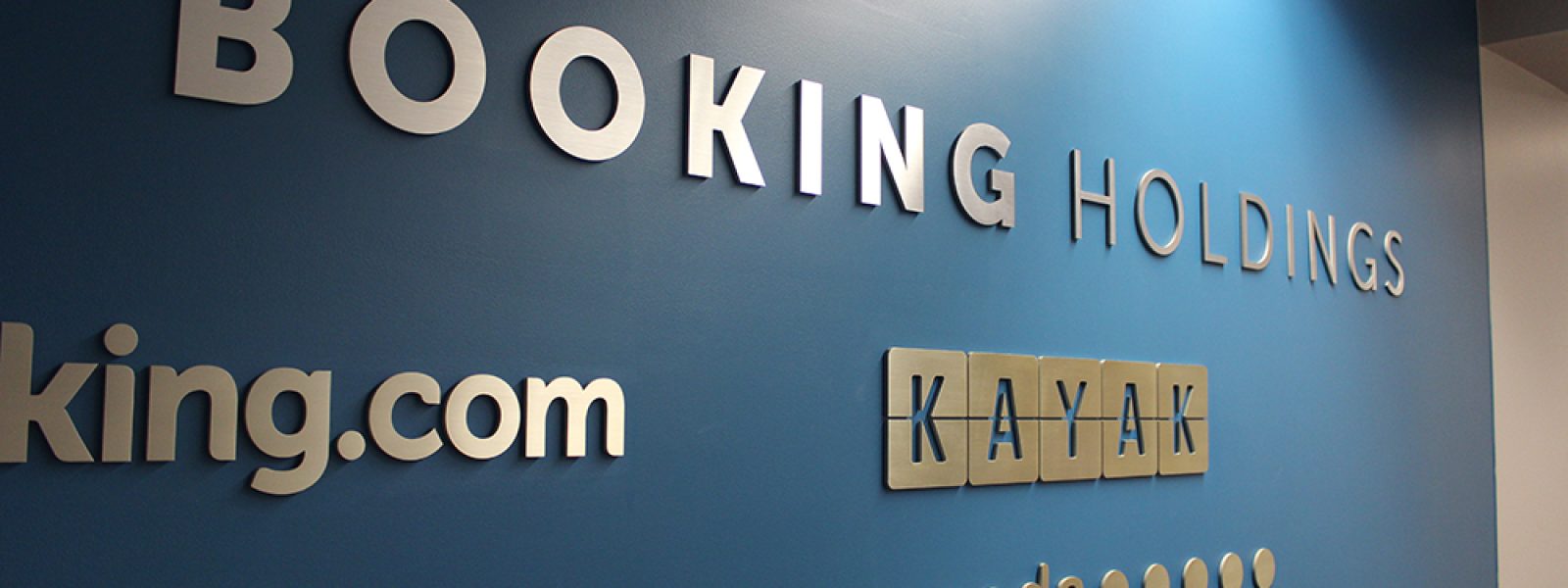 Booking-Holdings-perikopes-ipallilon-me Booking Holdings: Περικοπές υπαλλήλων με άγνωστο αντίκτυπο σε Booking.com