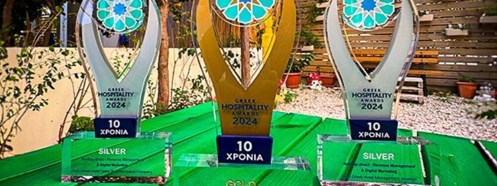 RevitUp.direct-tria-vravia-sta-Greek RevitUp.direct: Τρία βραβεία στα Greek Hospitality Awards 2024