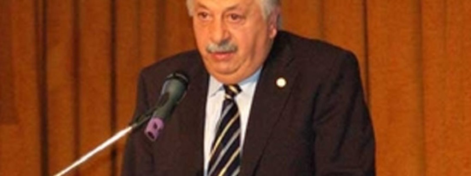 den-prepi-na-epitrepsoume-na Δεν πρέπει να επιτρέψουμε να στοχοποιείται συνέχεια η Μύκονος