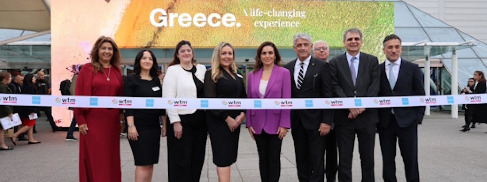 ta-ellinika-chromata-kateklisan-tin Τα ελληνικά χρώματα κατέκλυσαν την World Travel Market 2024