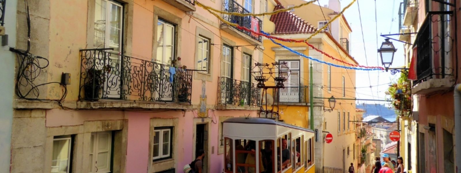 lisavona-dimopsifisma-gia-ta-Airbnb Λισαβόνα: Δημοψήφισμα για τα Airbnb στο κέντρο