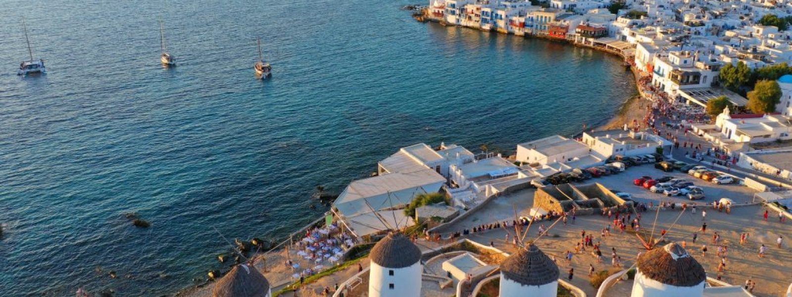 tourismos-Αnodikes-afixis-ke-esoda Τουρισμός: Ανοδικές αφίξεις και έσοδα – Πιέσεις στα ξενοδοχεία της Αθήνας