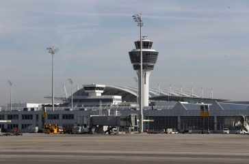 germania-sinagermos-sto-aerodromio-tou